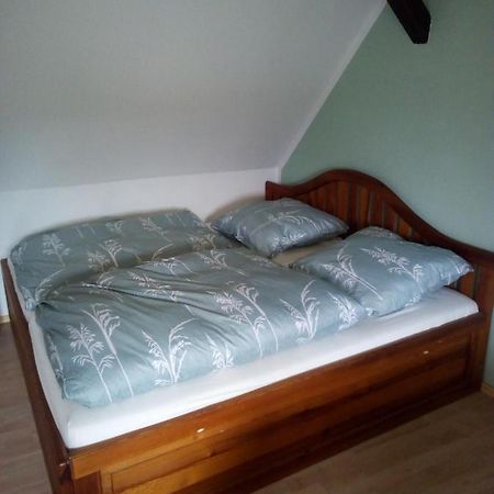 Kahla  Kleine Ferienwohnung Am Kahlaer Markt מראה חיצוני תמונה
